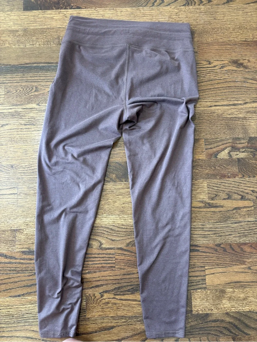 Vuori women’s joggers